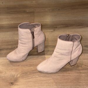 Schutz platform boots, size 6 1/2B